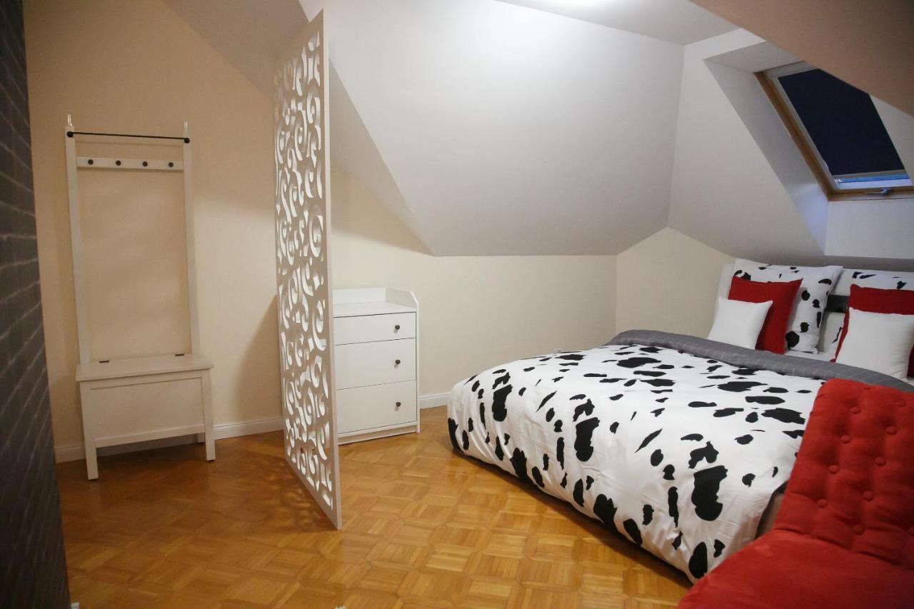 I Zacisze Apartment *